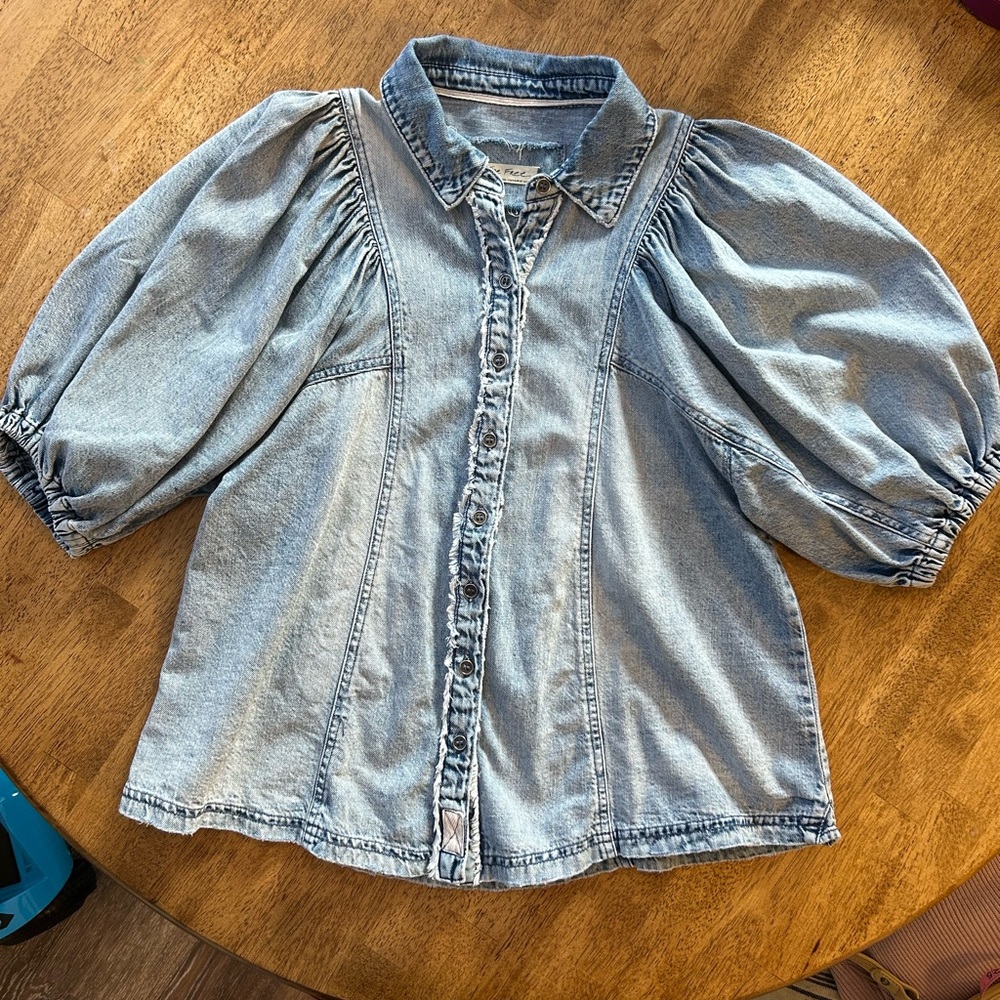 We the Free Suhrie Puff Sleeve Denim Button-Up Shirt Womens XS - Picture 3 of 15